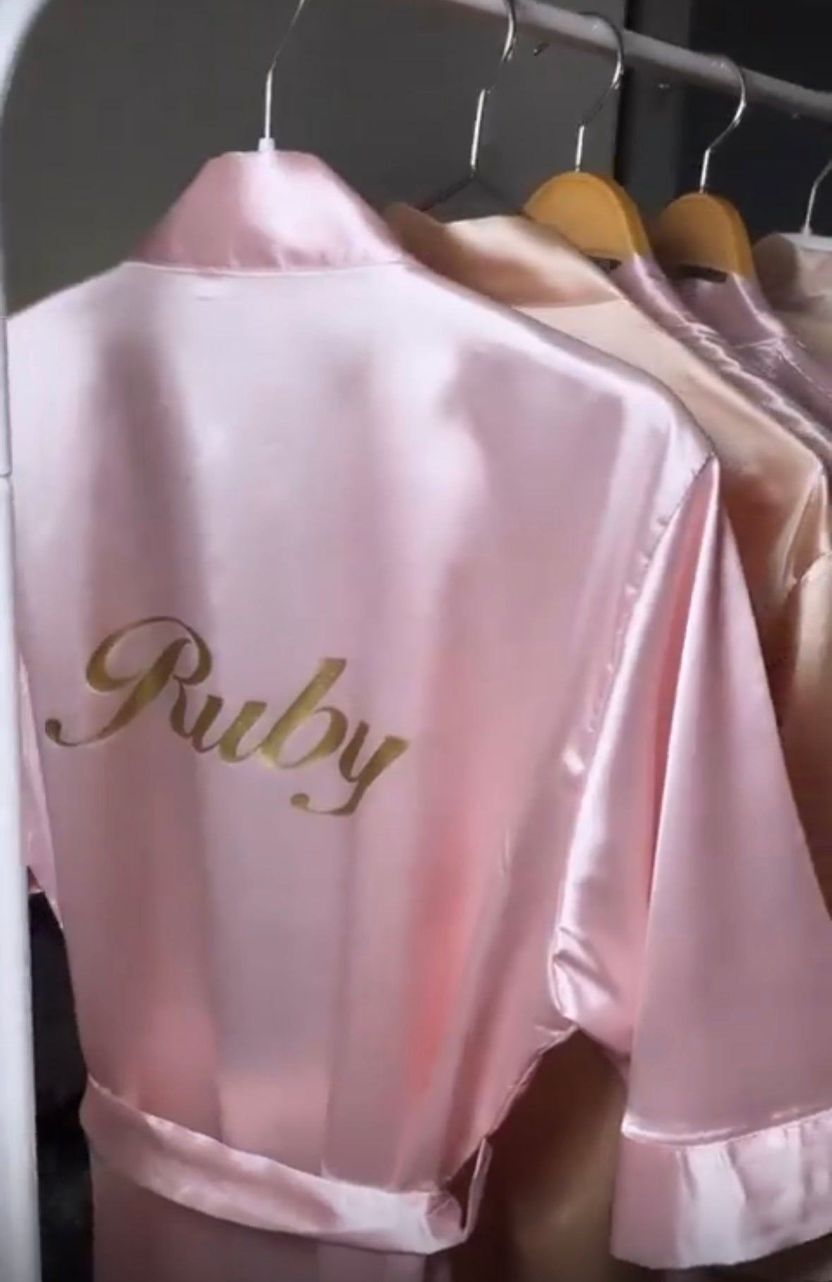 PEIGNOIR EN SATIN PERSONNALISABLE